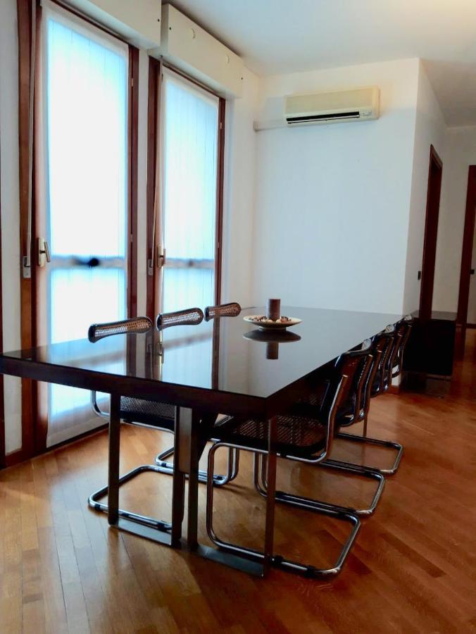 Bedandbreakfast Eni Torri Lombarde San Donato Bbqueen San Donato Milanese Exterior photo