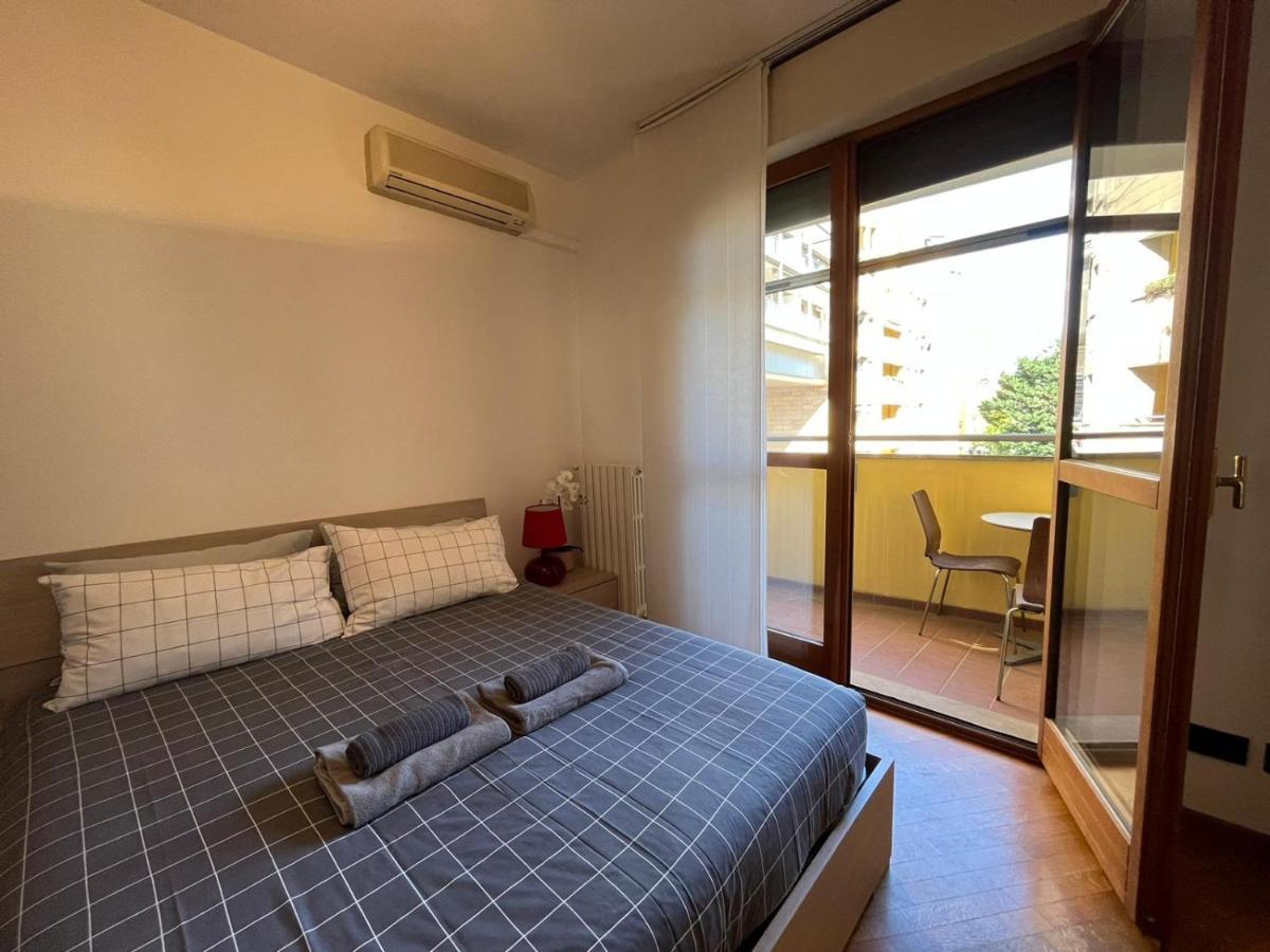 Bedandbreakfast Eni Torri Lombarde San Donato Bbqueen San Donato Milanese Exterior photo