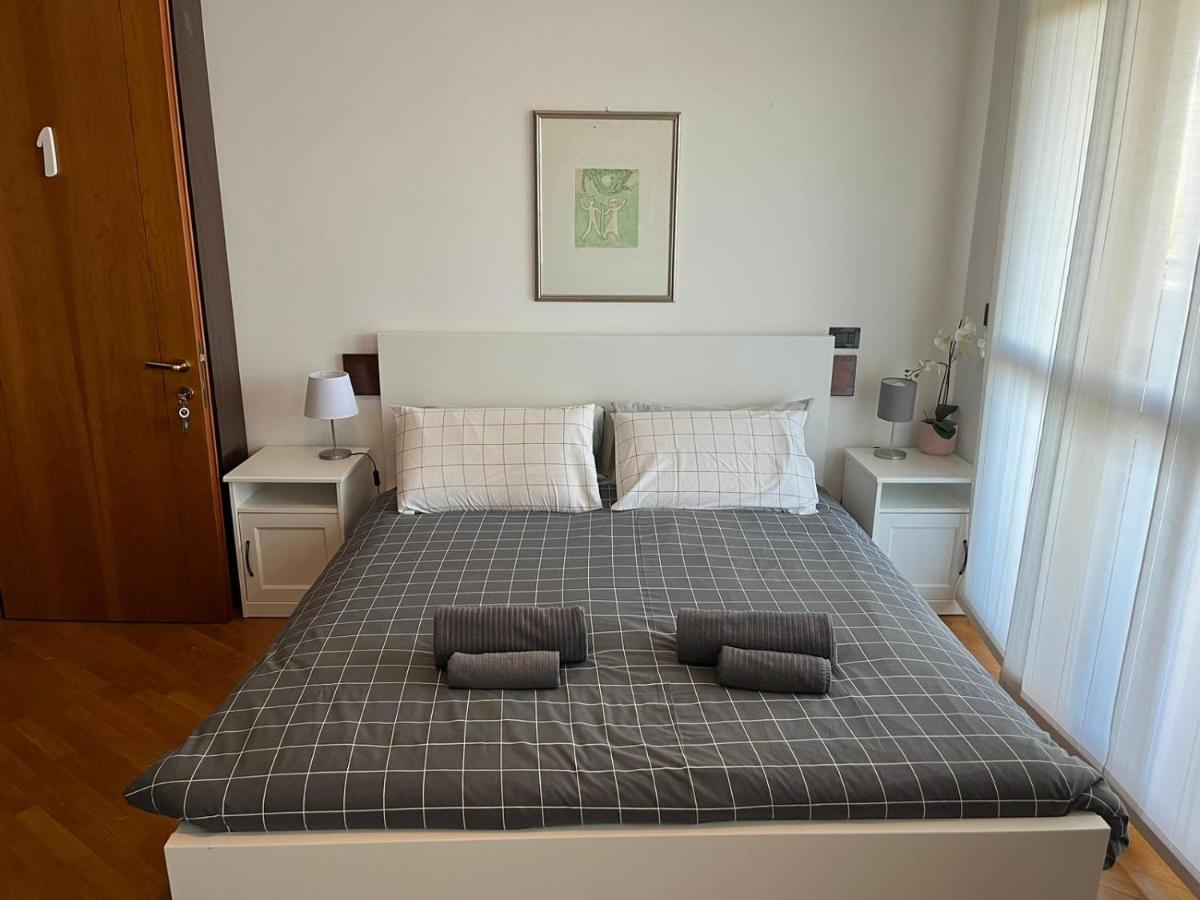 Bedandbreakfast Eni Torri Lombarde San Donato Bbqueen San Donato Milanese Exterior photo
